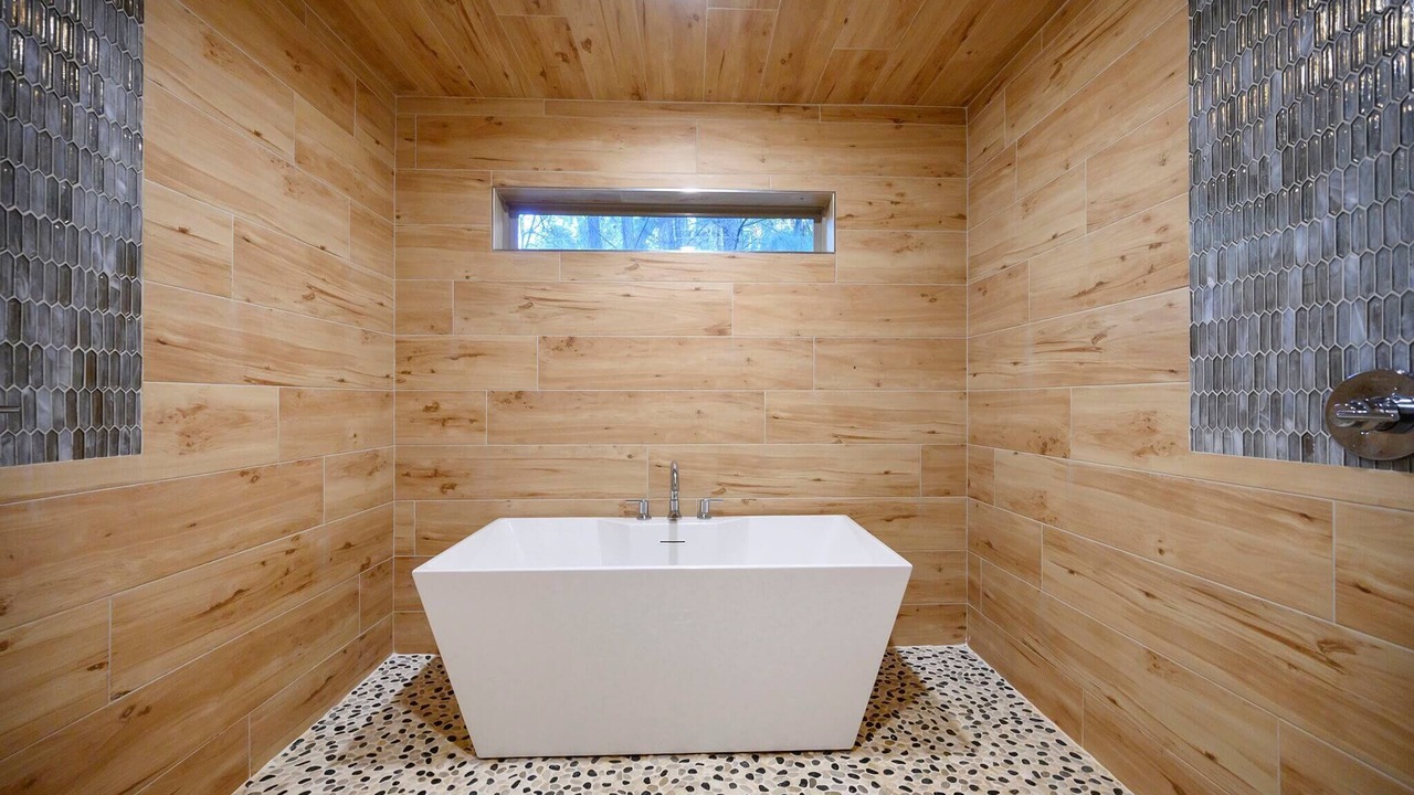 Photo of Bathroom in Broken Bow