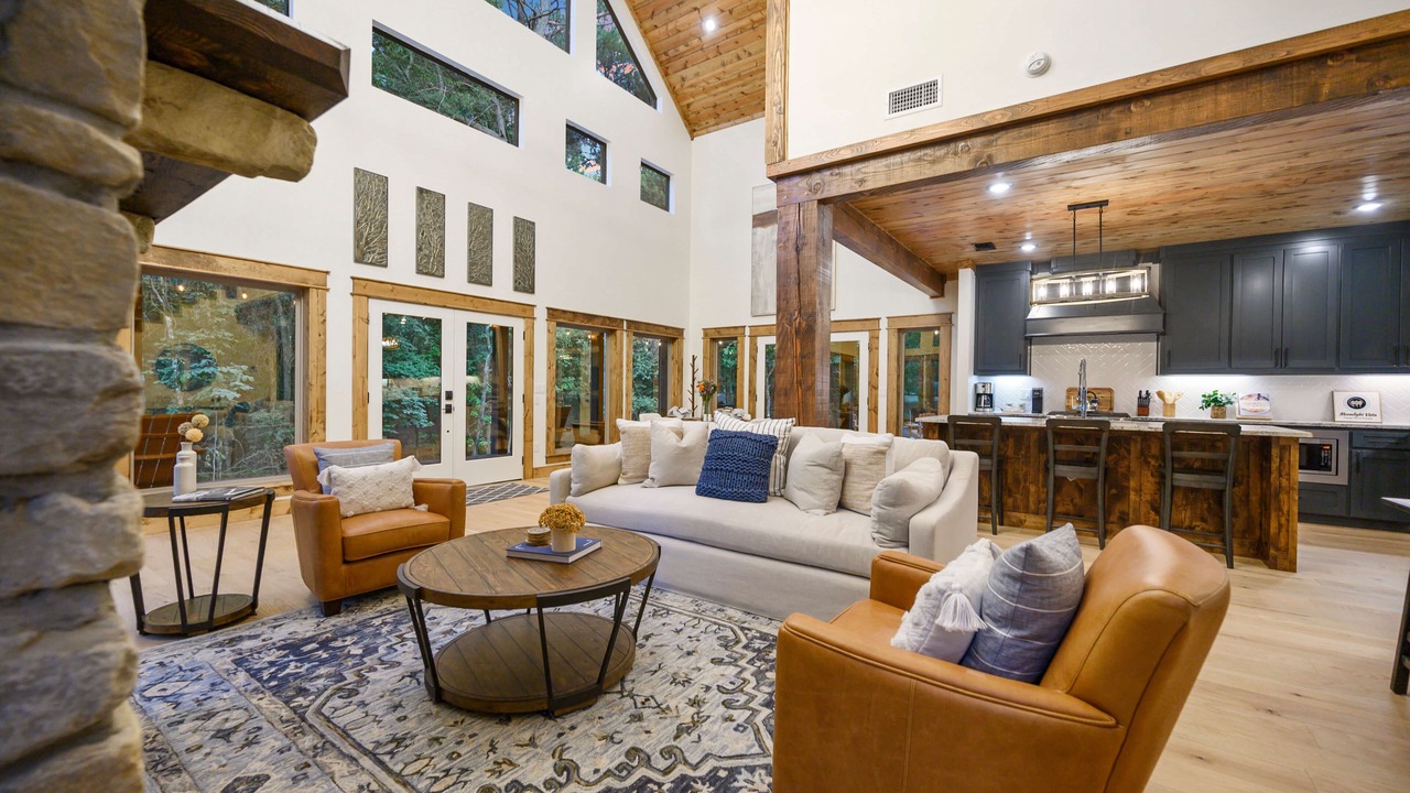 Photo of Livingroom in Broken Bow