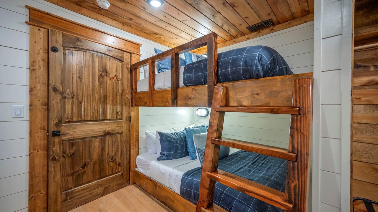 Photo of Bedroom in Broken Bow