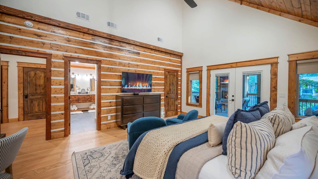 Photo of Bedroom in Broken Bow