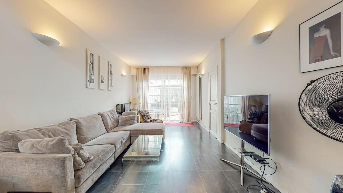 Photo of Livingroom in Saouzelong - Rangueil