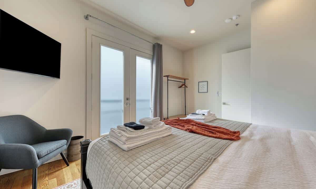 Photo of Bedroom in Tobin Hill