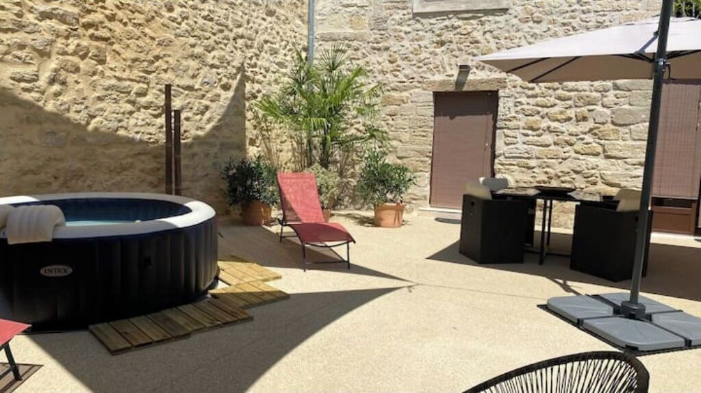Photo of Patio Balcony in Pujaut