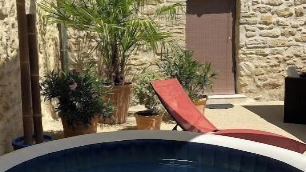 Photo of Patio Balcony in Pujaut