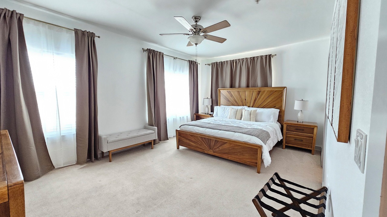 Photo of Bedroom in Midtown