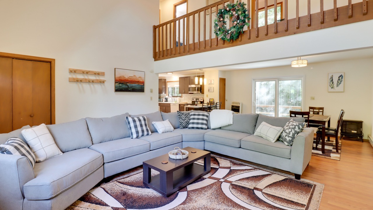 Photo of Livingroom in Tobyhanna