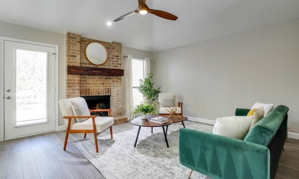 Photo of Livingroom in Lewisville