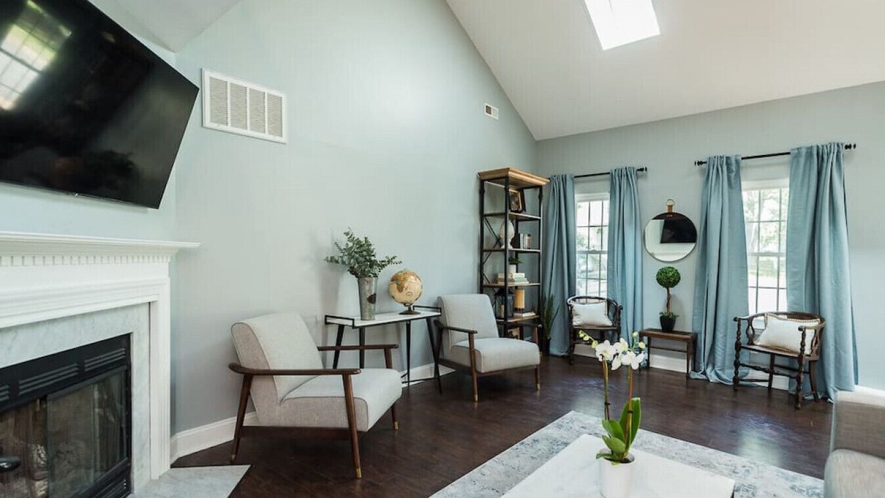 Photo of Livingroom in Chapel Hill