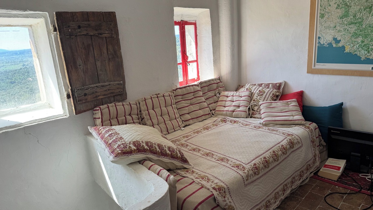 Photo of Bedroom in Rustrel