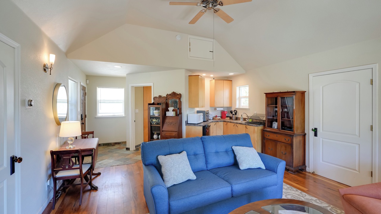 Photo of Livingroom in Colfax
