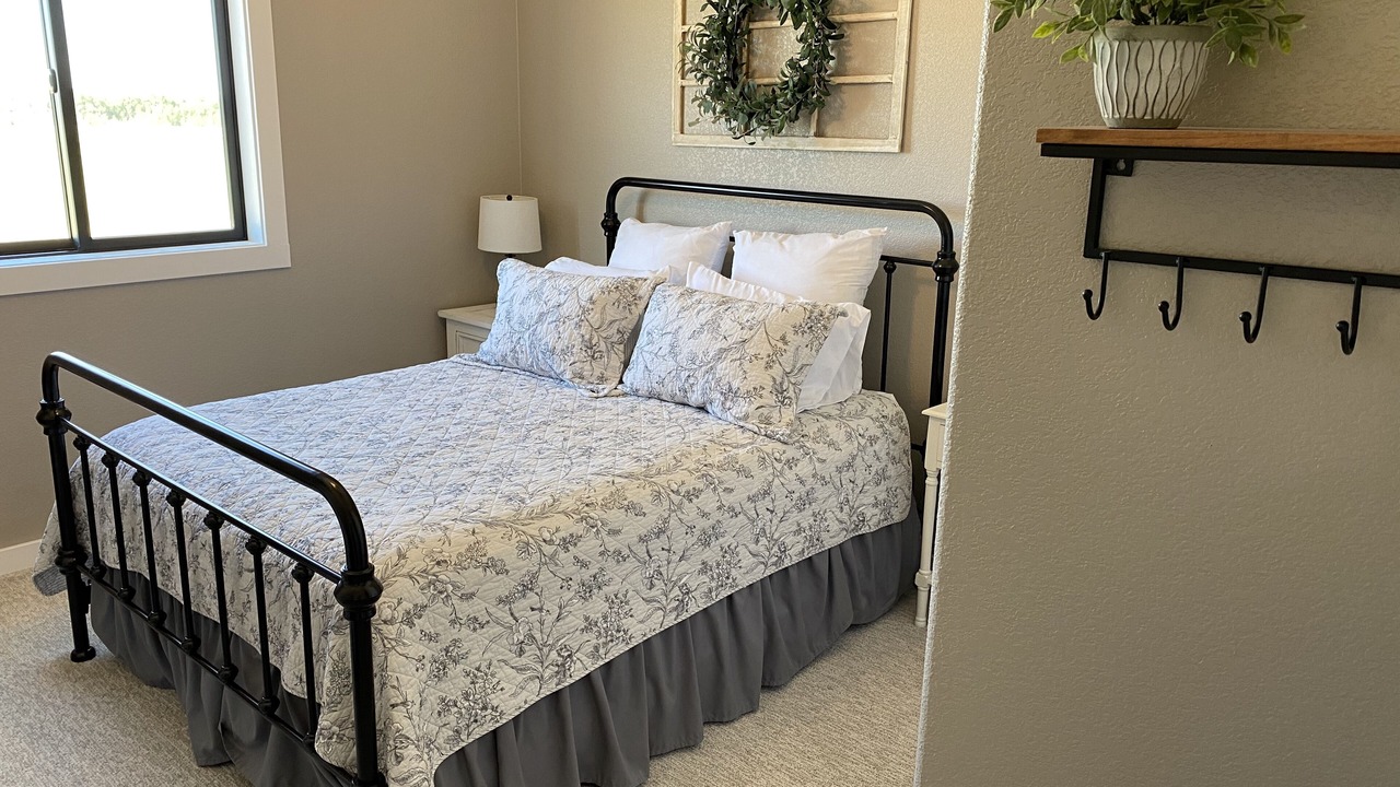 Photo of Bedroom in Glendo