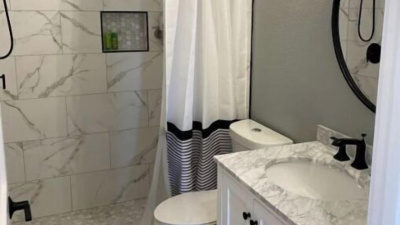 Photo of Bathroom in Glendo