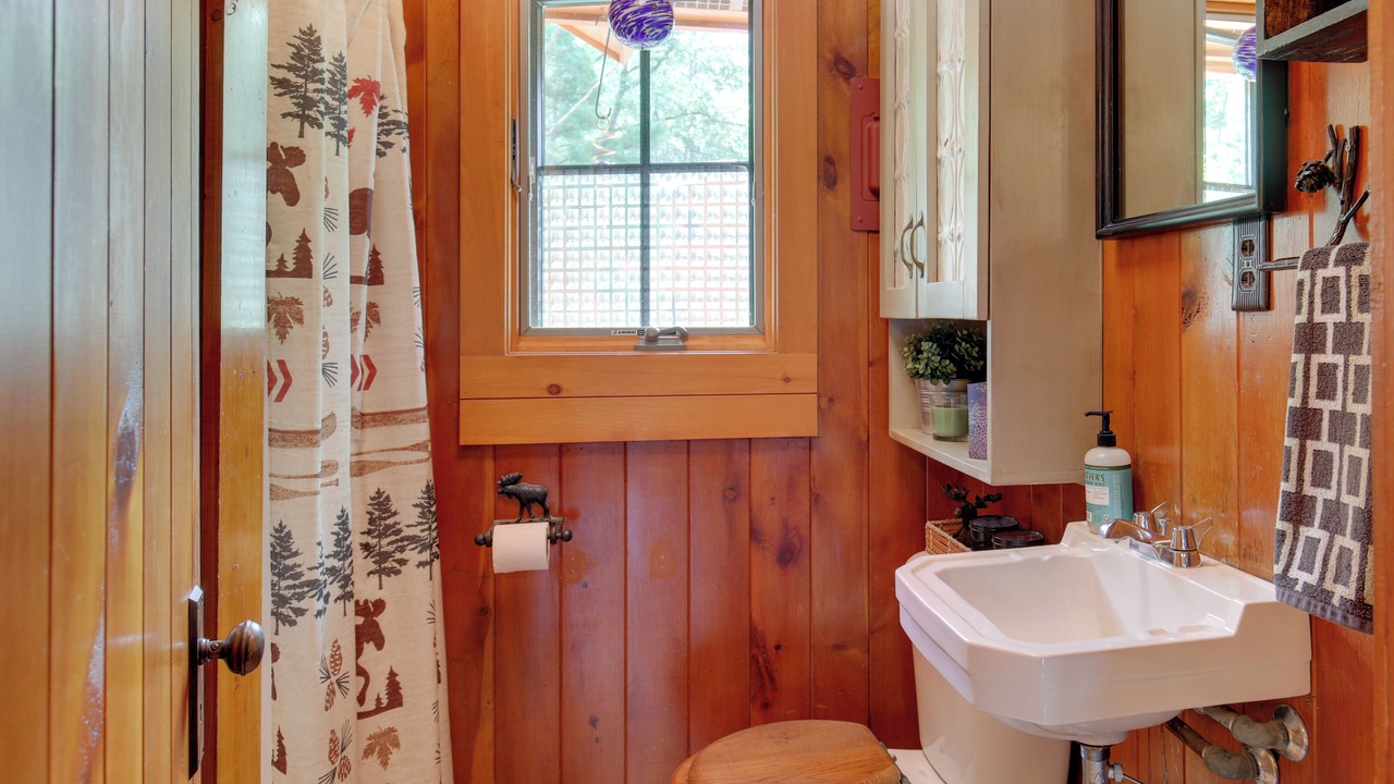Photo of Bathroom in Minocqua