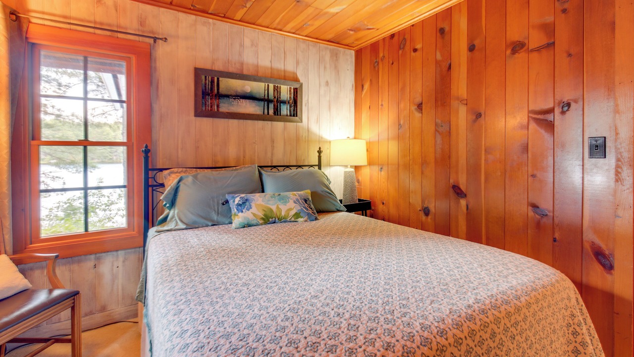 Photo of Bedroom in Minocqua