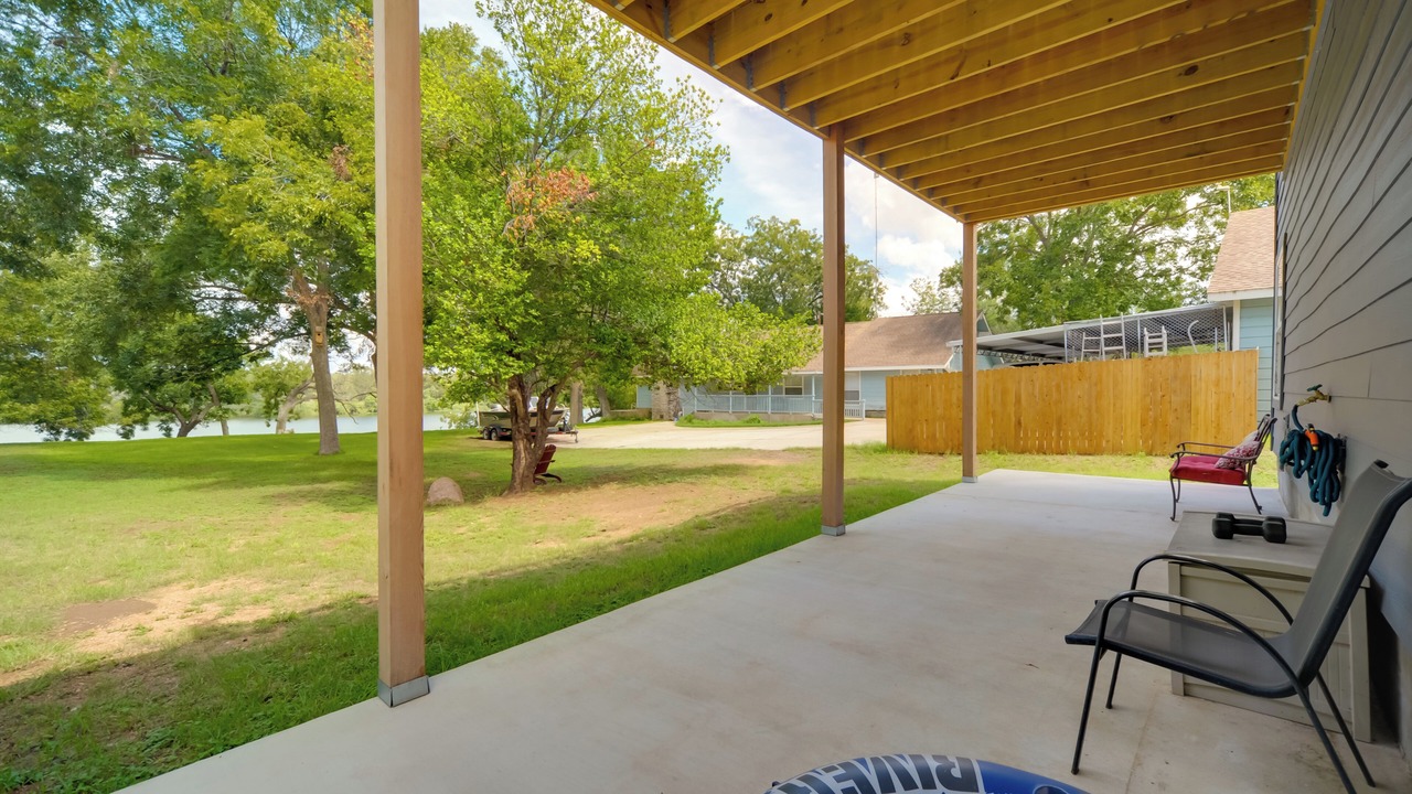 Photo of Patio Balcony in Cottonwood Shores