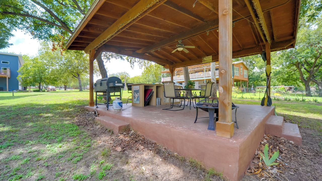 Photo of Outdoor in Cottonwood Shores