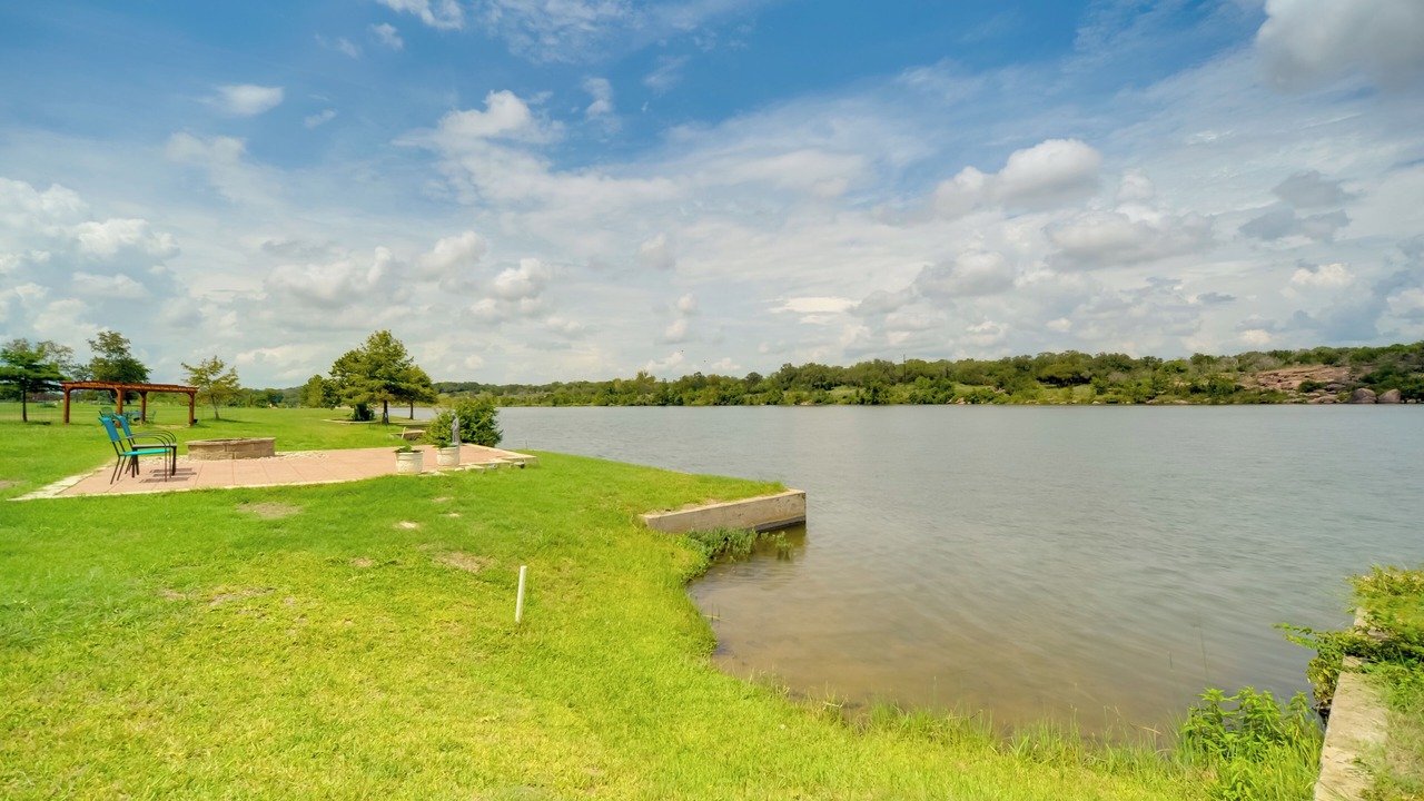 Photo of Outdoor in Cottonwood Shores