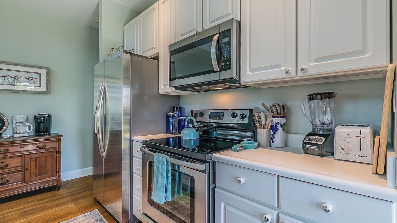 Photo of Kitchen in Oceanmarsh Subdivision