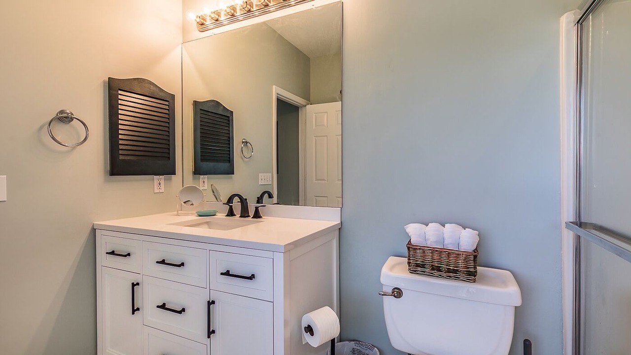 Photo of Bathroom in Oceanmarsh Subdivision