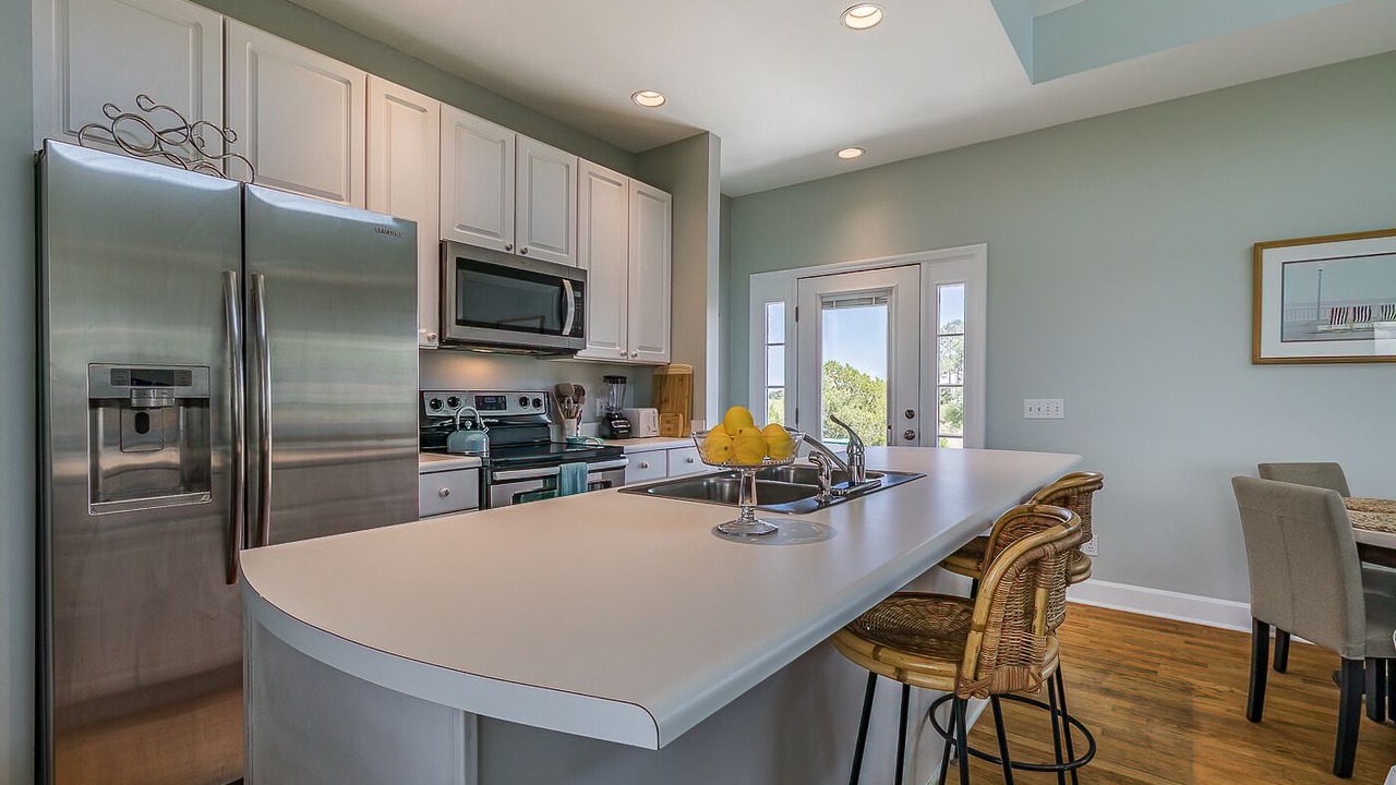Photo of Kitchen in Oceanmarsh Subdivision