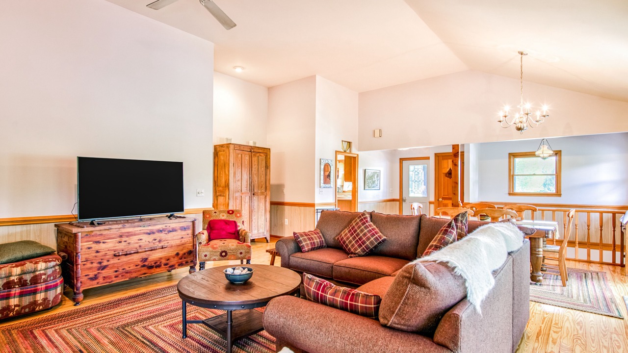 Photo of Livingroom in Lake Junaluska