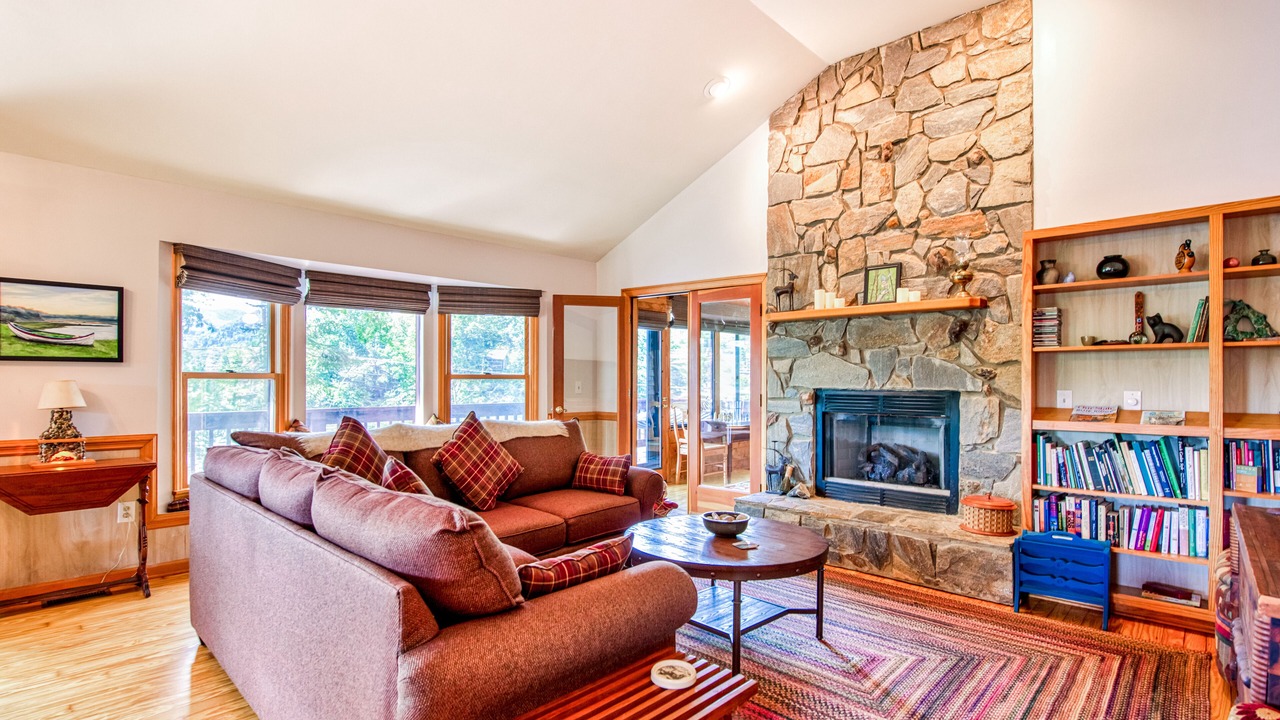 Photo of Livingroom in Lake Junaluska