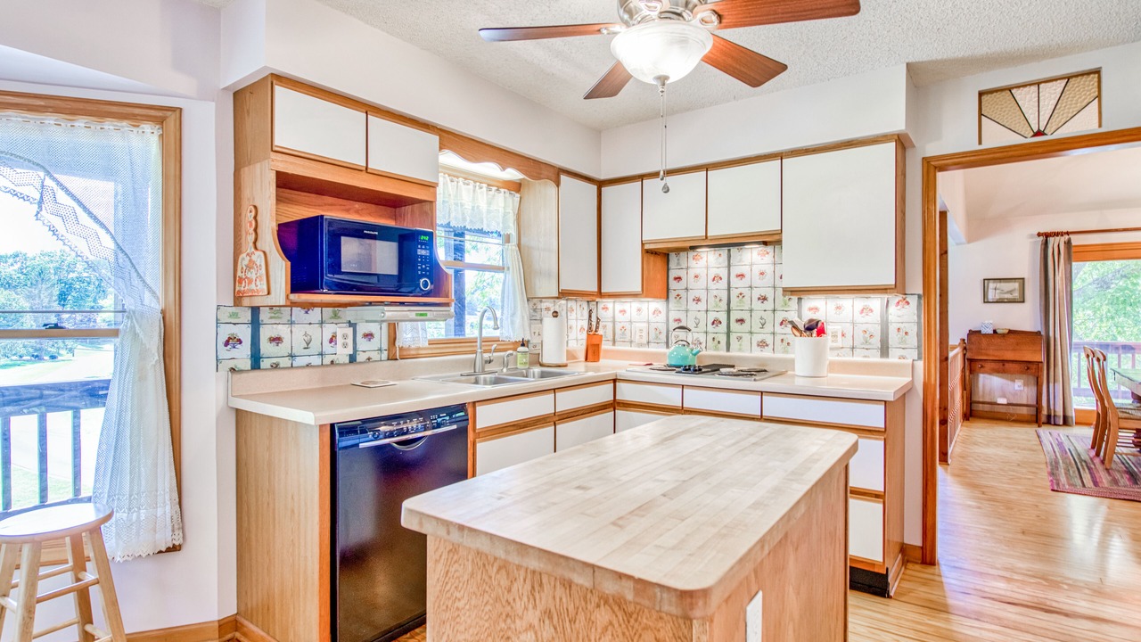 Photo of Kitchen in Lake Junaluska