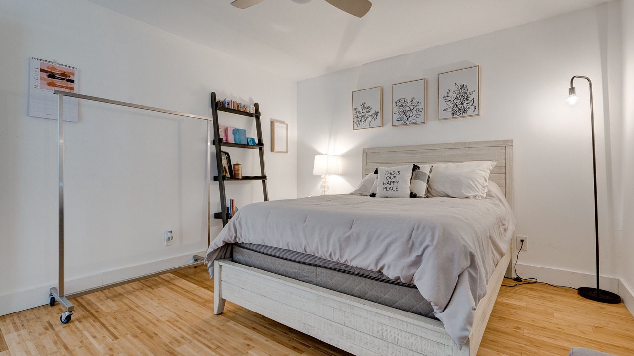 Photo of Bedroom in Redmont Park