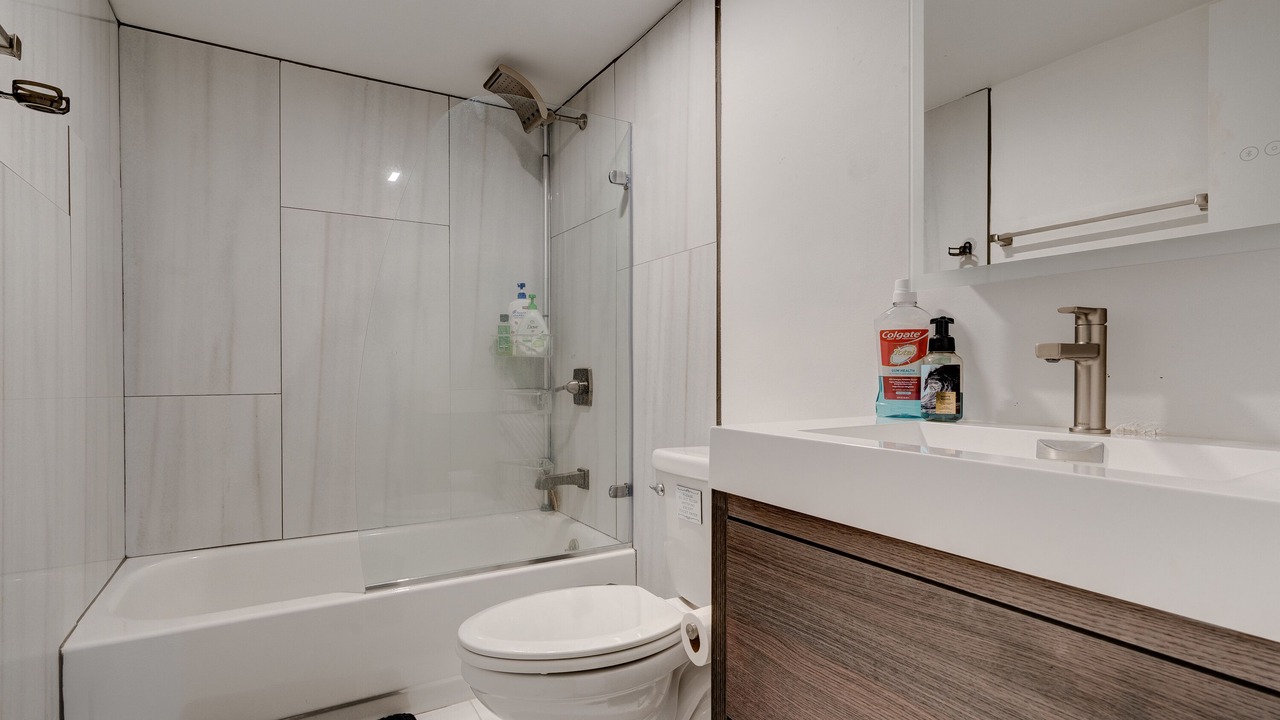 Photo of Bathroom in Redmont Park