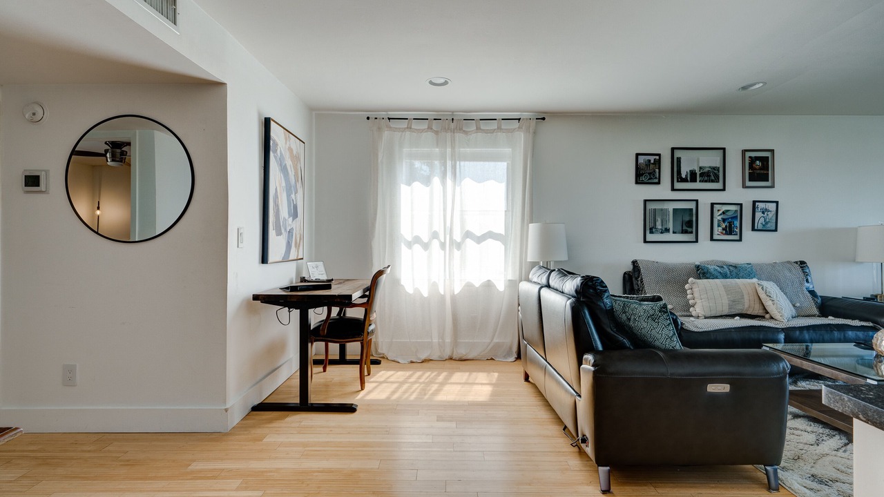 Photo of Livingroom in Redmont Park