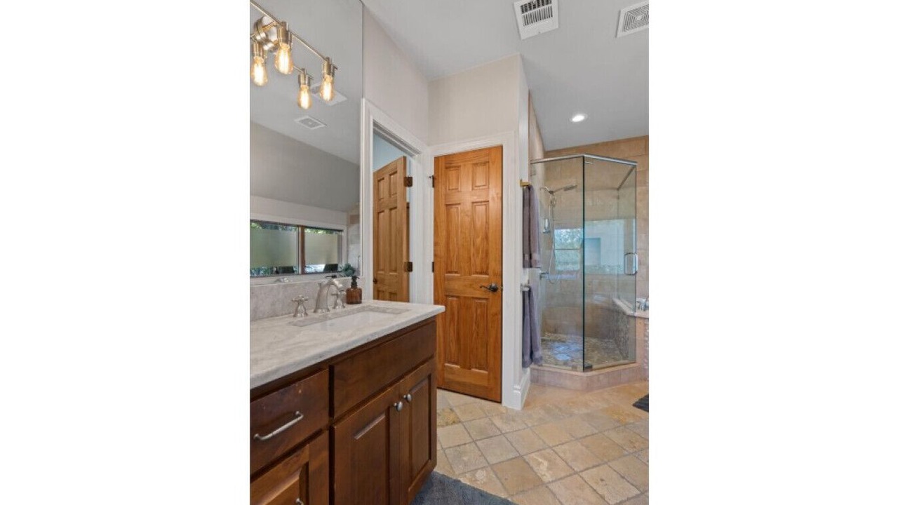 Photo of Bathroom in Bouldin