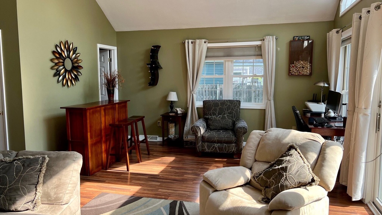 Photo of Livingroom in Blossvale