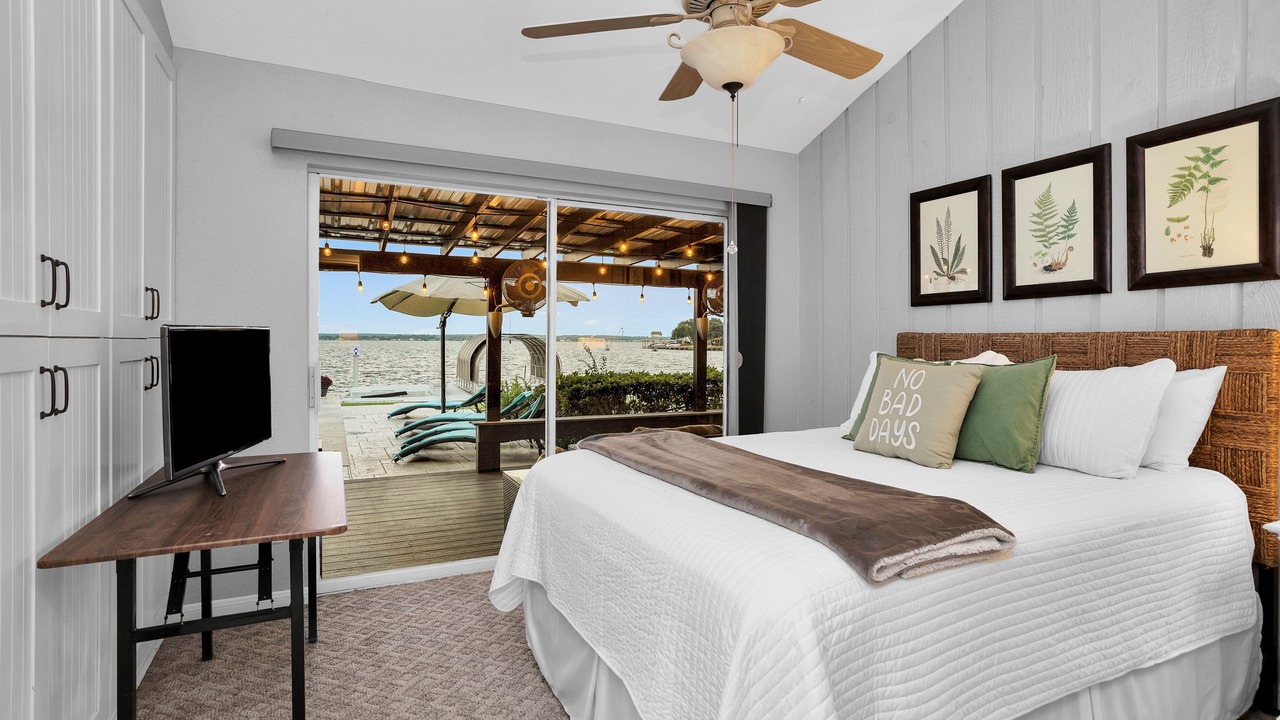 Photo of Bedroom in April Sound