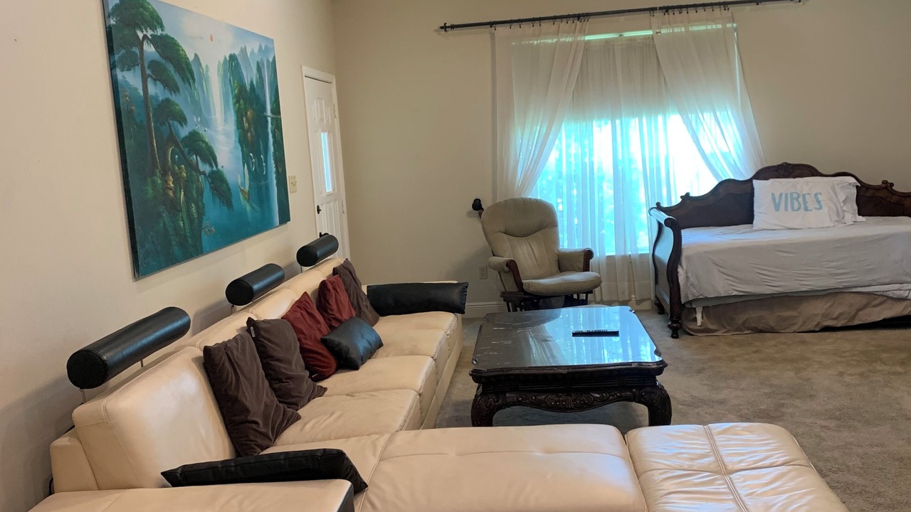 Photo of Livingroom in Gonzales