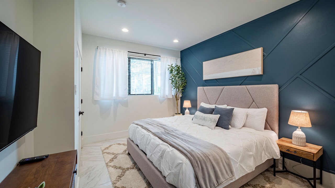 Photo of Bedroom in Midtown