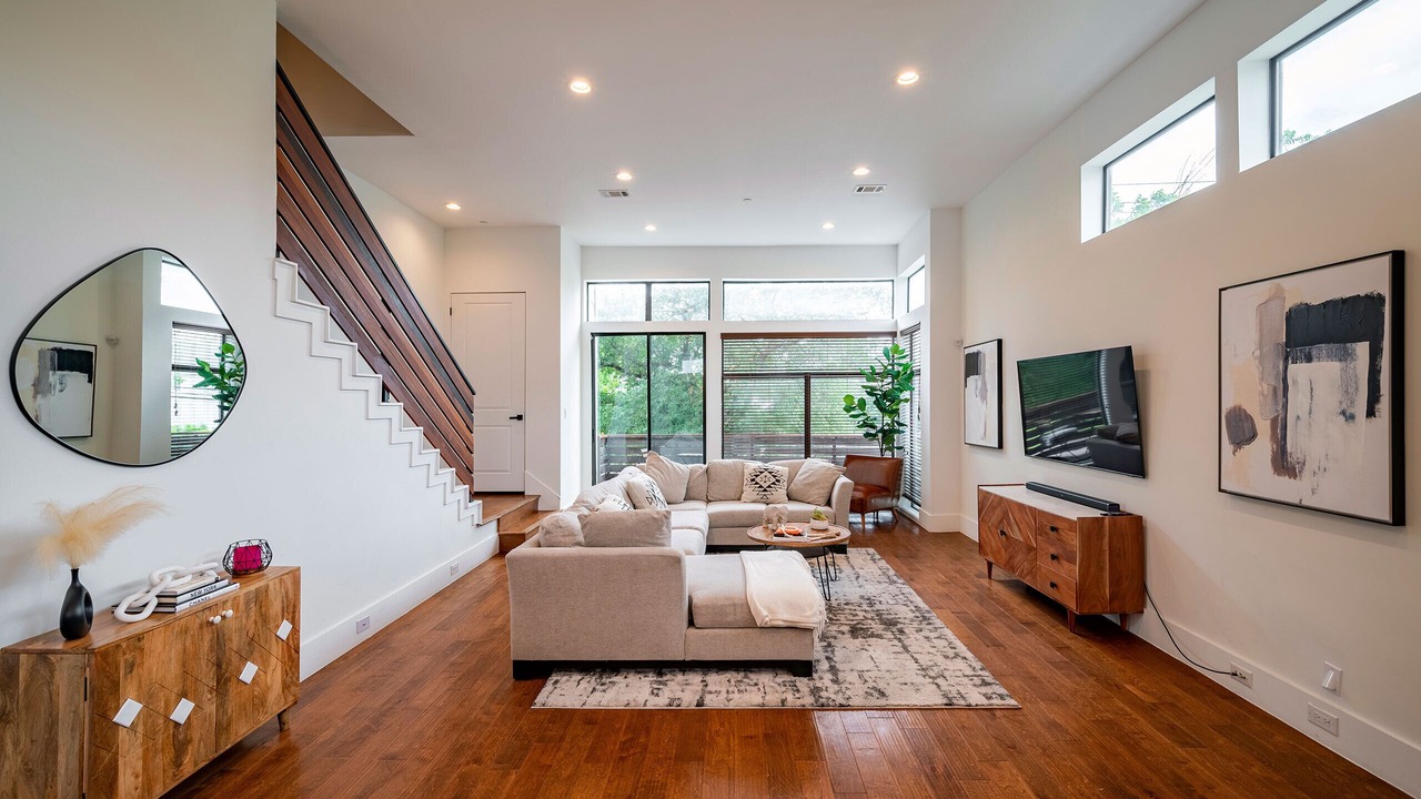 Photo of Livingroom in Midtown