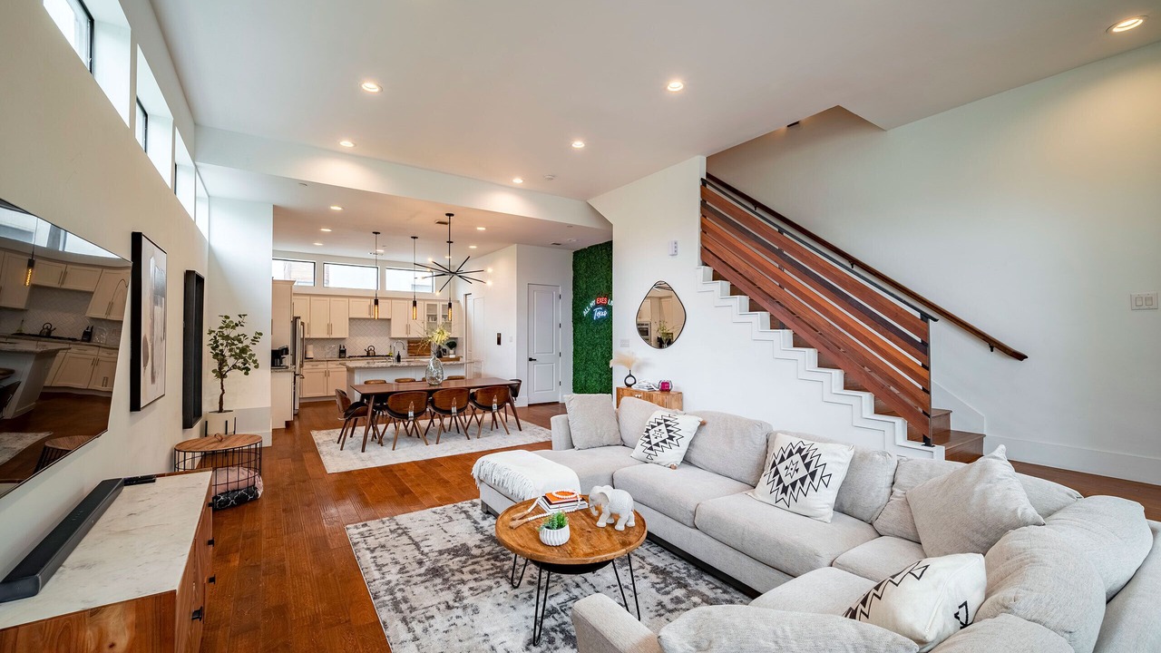 Photo of Livingroom in Midtown