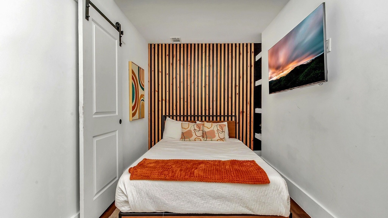 Photo of Bedroom in Midtown