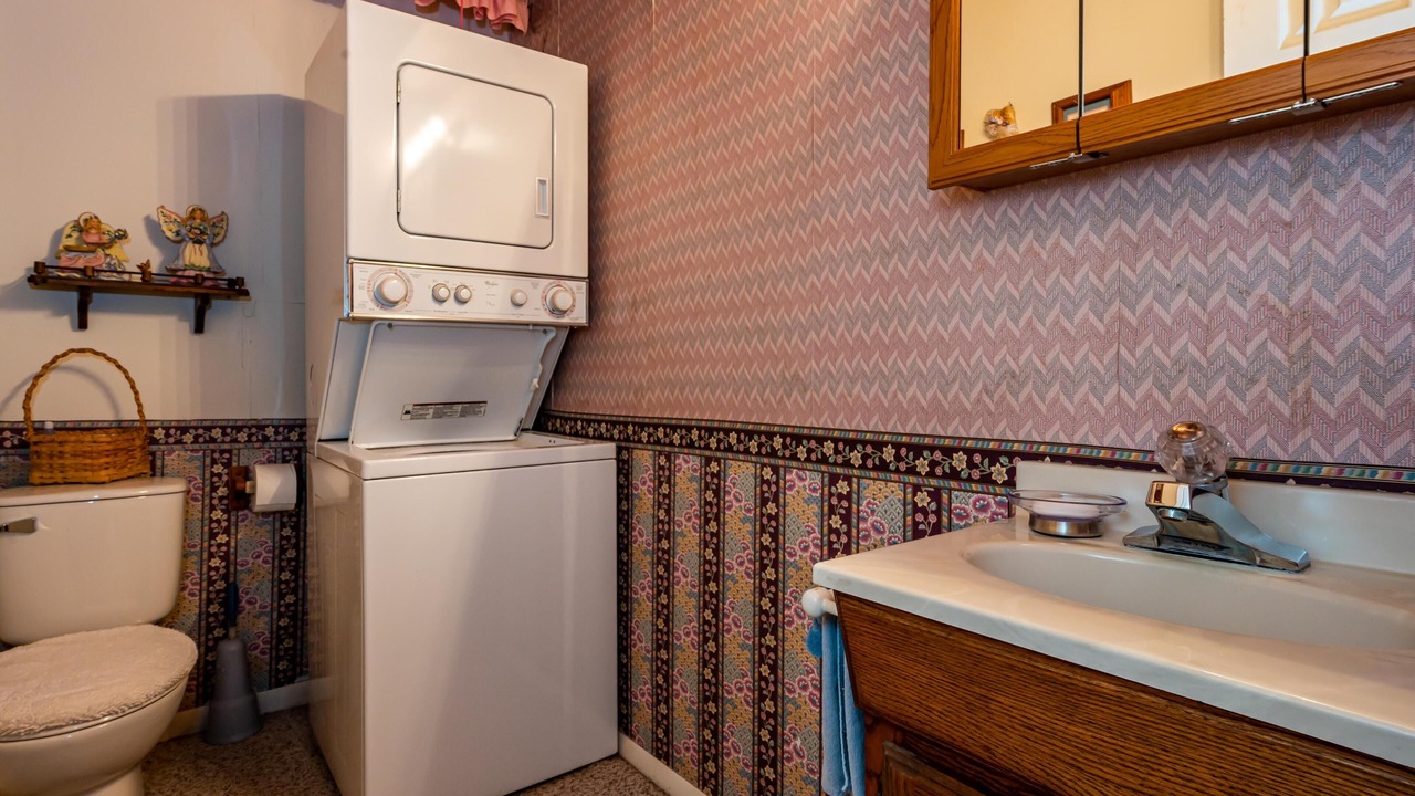 Photo of Bathroom in Helmsburg