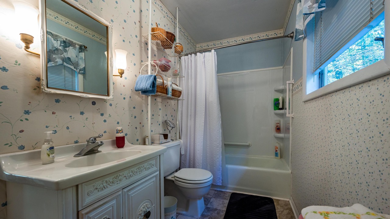 Photo of Bathroom in Helmsburg