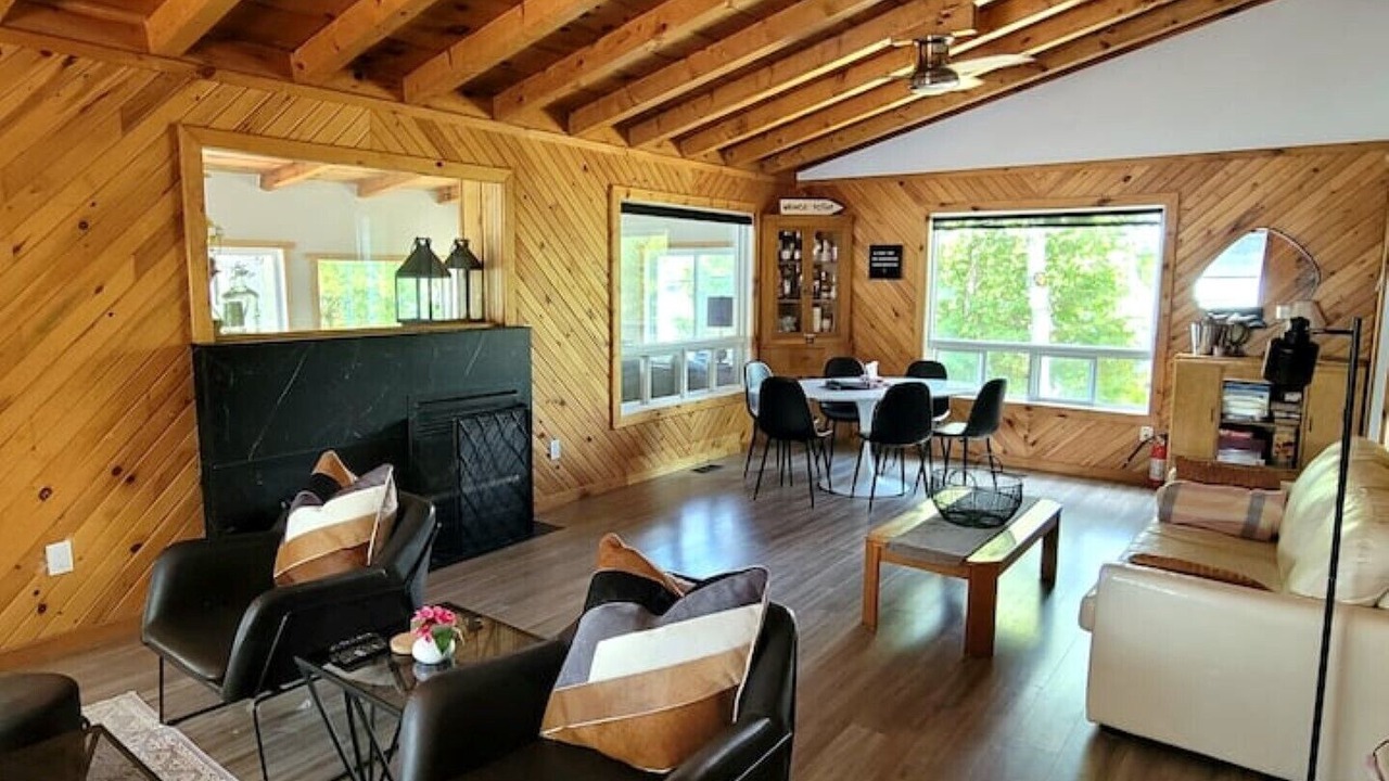 Photo of Livingroom in Tudor and Cashel
