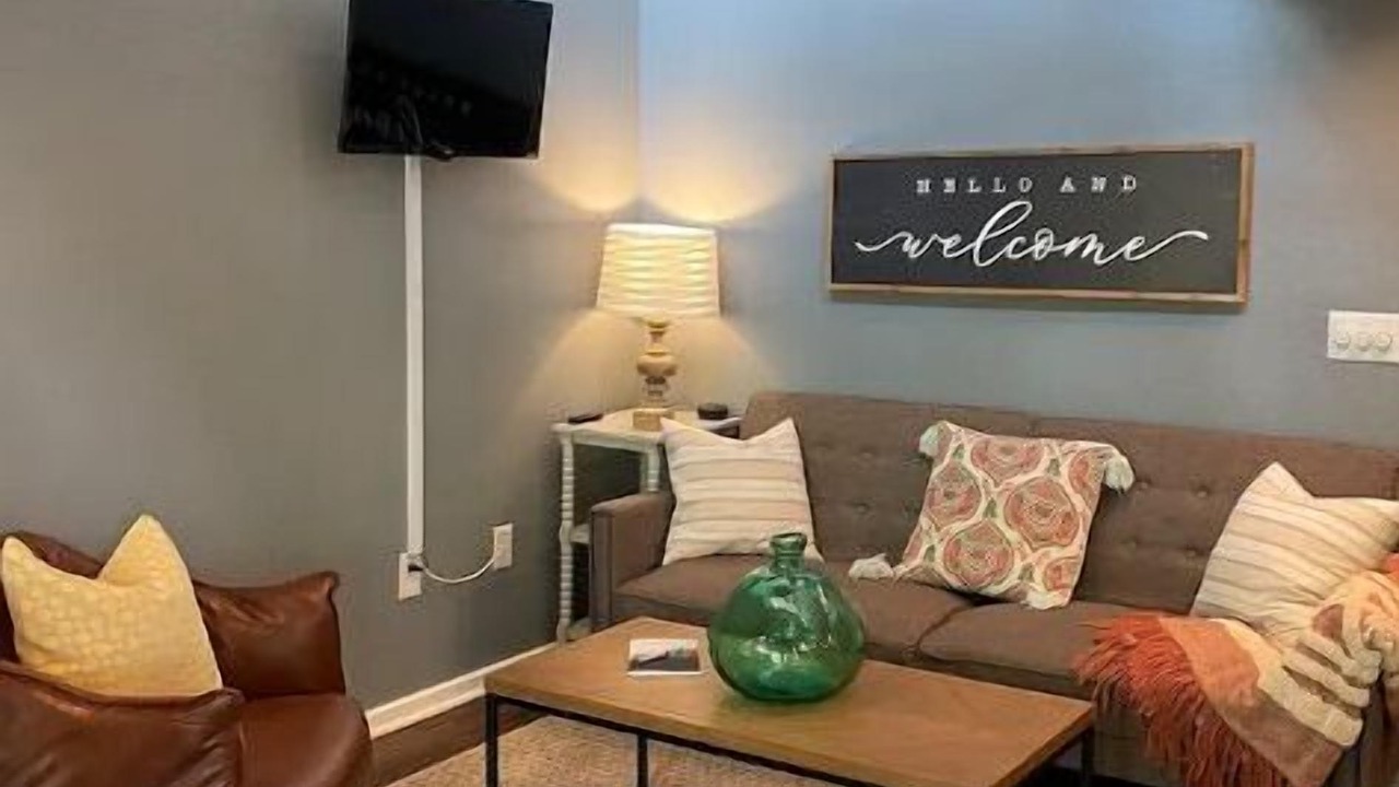 Photo of Livingroom in Pettit