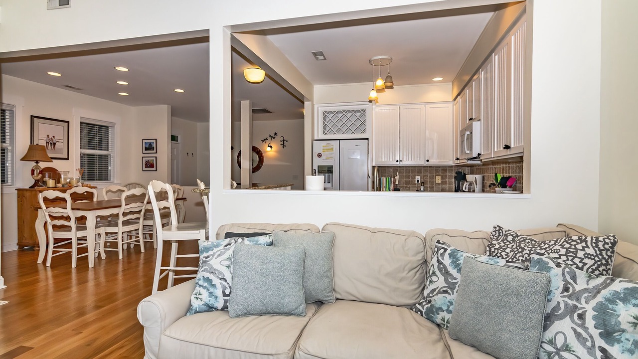 Photo of Livingroom in Sabal Palm Cottages