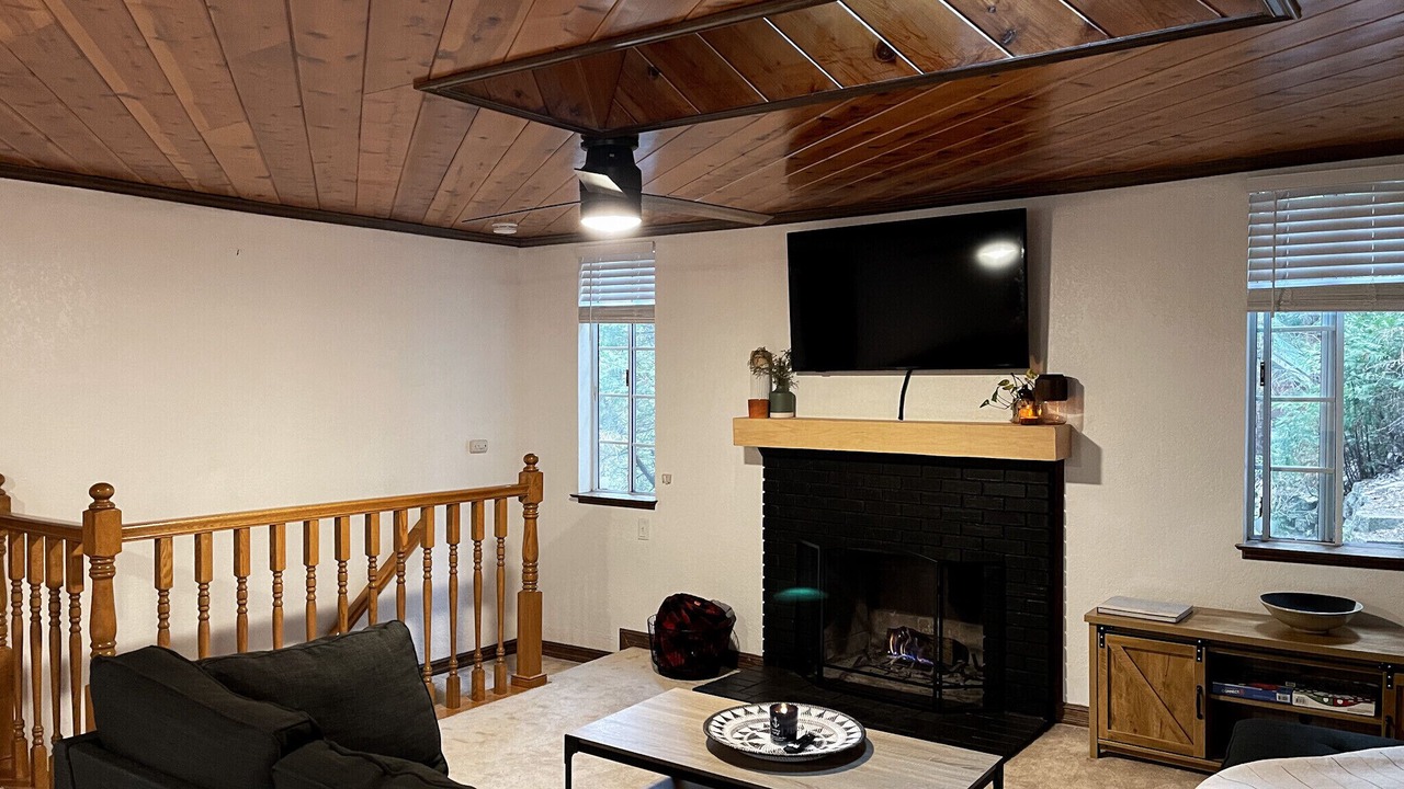 Photo of Livingroom in Blue Jay