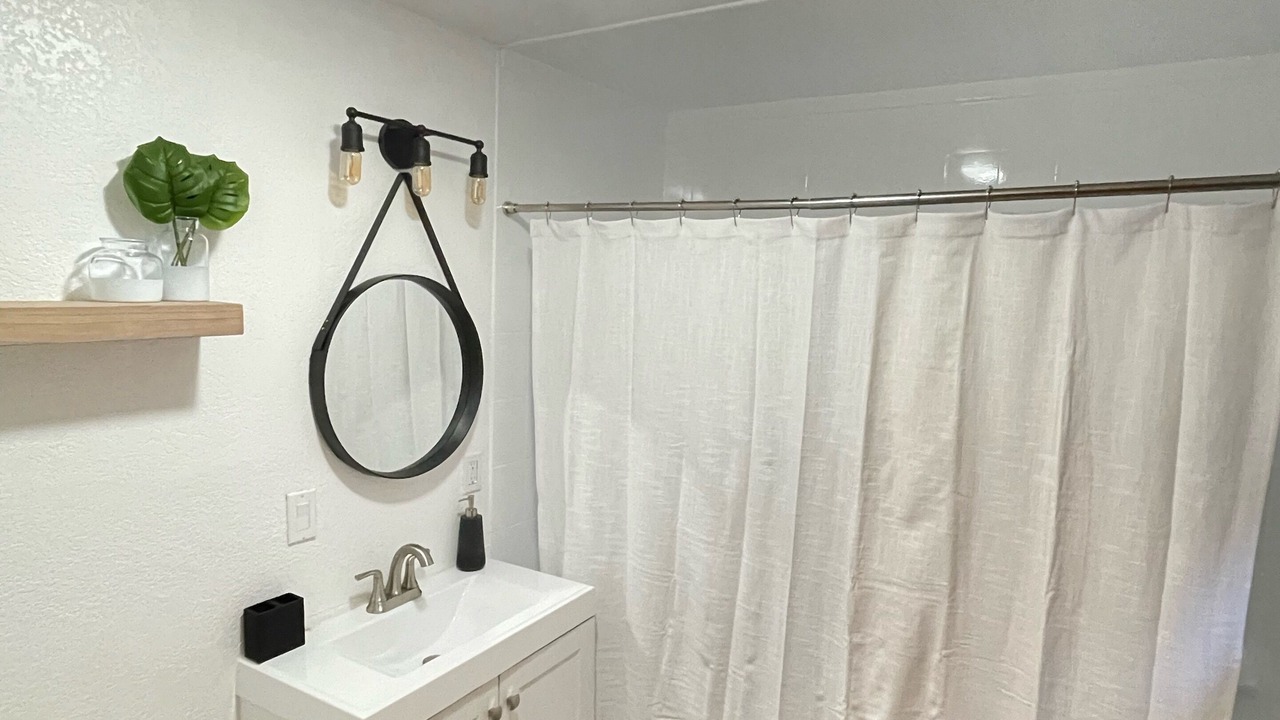 Photo of Bathroom in Blue Jay