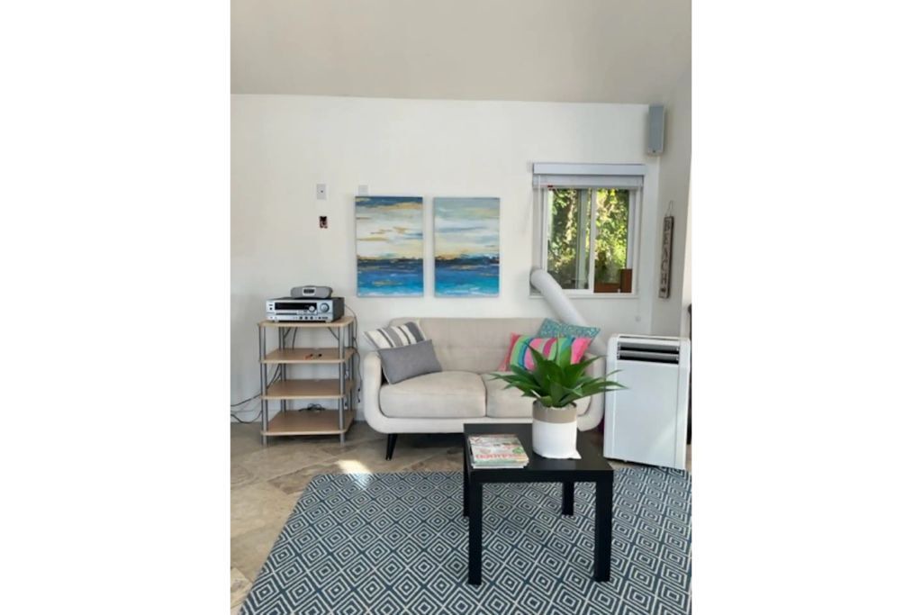 Photo of Livingroom in Viewpoint