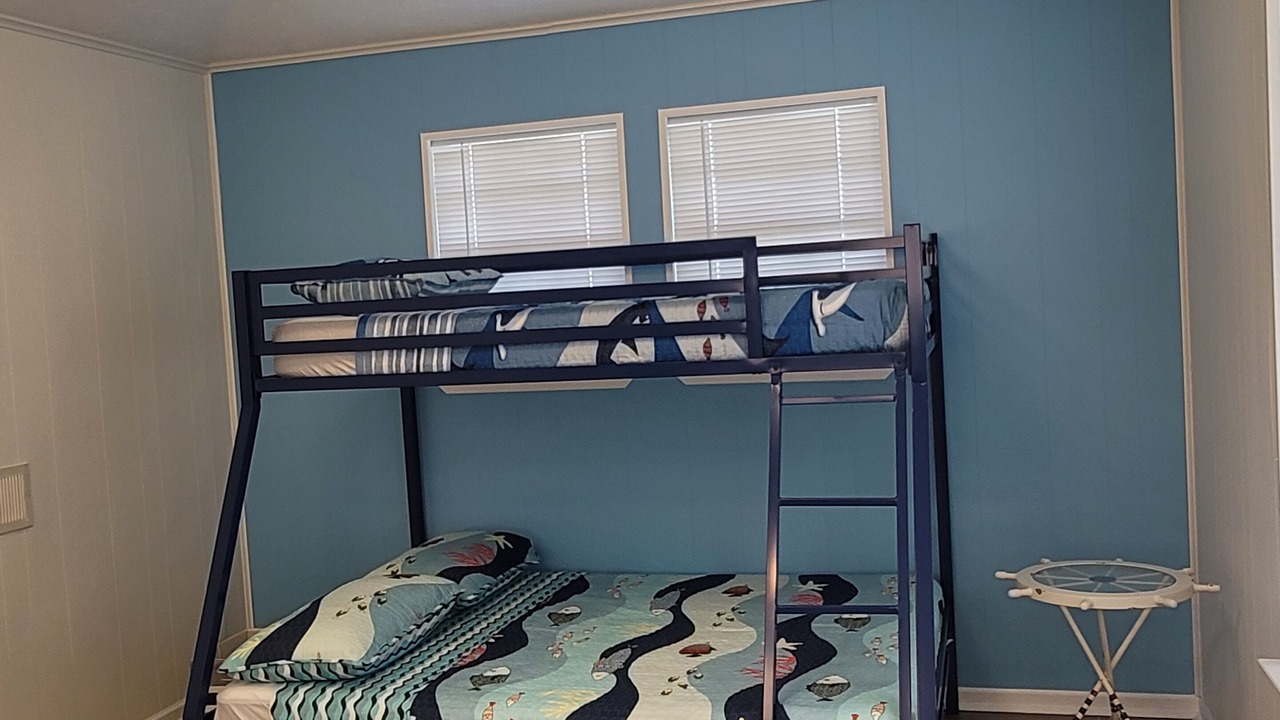 Photo of Bedroom in Lakeview  Jefferson County