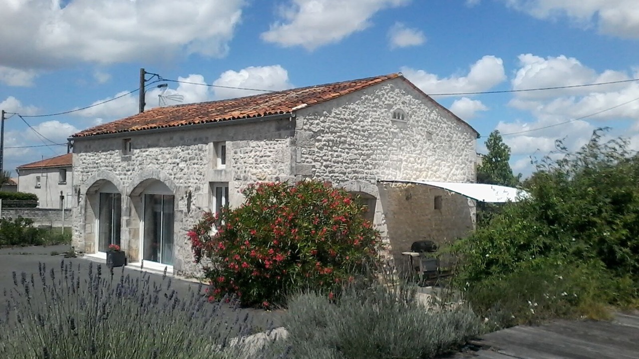 Photo of Outdoor in Pons