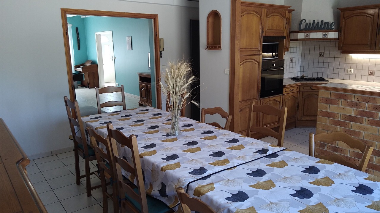 Photo of Others in Pons