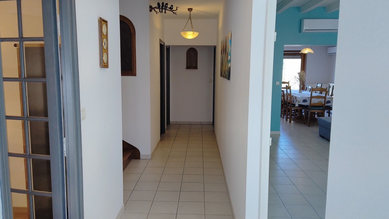 Photo of Others in Pons